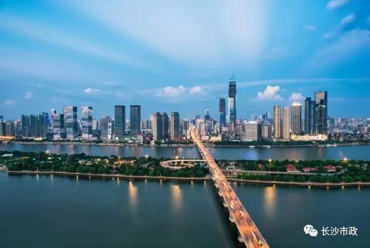 以城市，見未來；與城市，共成長